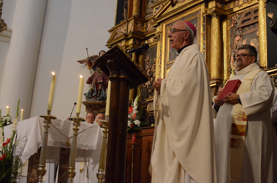 ../Bilder/2015/08/22/ElCarmenCoronacion1012/Fotos/LMS_4374.JPG