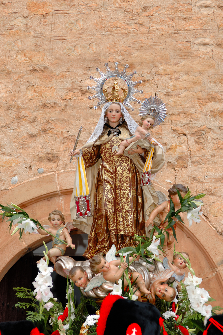 ../Bilder/2015/08/22/ElCarmenCoronacion1036/Fotos/Coronación_002.jpg