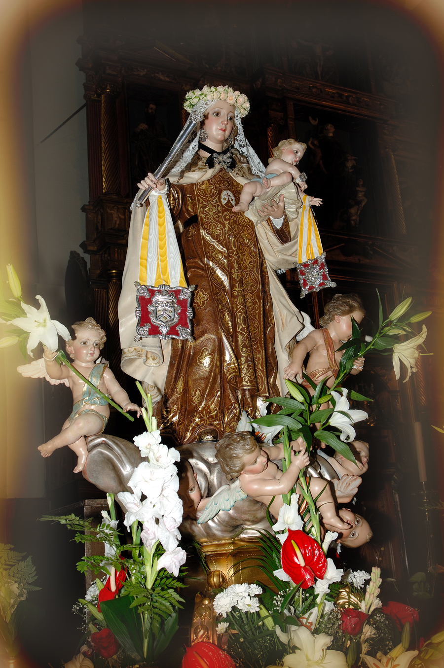 ../Bilder/2015/08/22/ElCarmenCoronacion1036/Fotos/Coronación_026.jpg