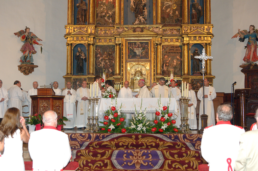 ../Bilder/2015/08/22/ElCarmenCoronacion1036/Fotos/Coronación_067.jpg