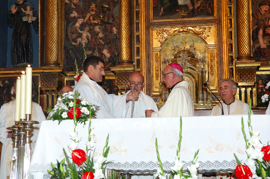 ../Bilder/2015/08/22/ElCarmenCoronacion1036/Fotos/Coronación_068.jpg