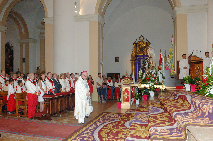 ../Bilder/2015/08/22/ElCarmenCoronacion1036/Fotos/Coronación_072.jpg