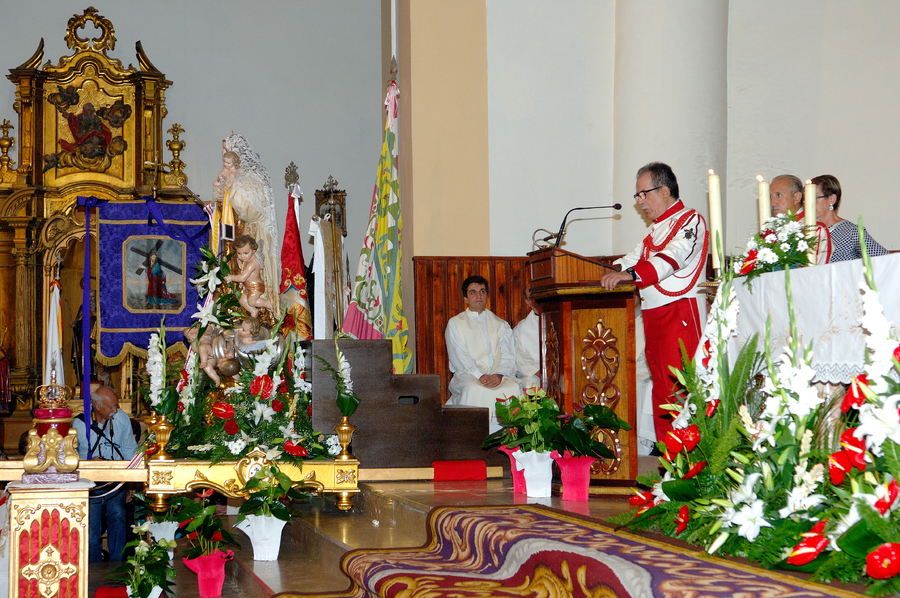 ../Bilder/2015/08/22/ElCarmenCoronacion1036/Fotos/Coronación_078.jpg