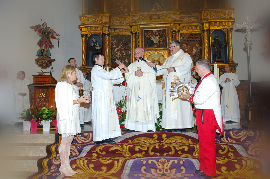 ../Bilder/2015/08/22/ElCarmenCoronacion1036/Fotos/Coronación_090.jpg