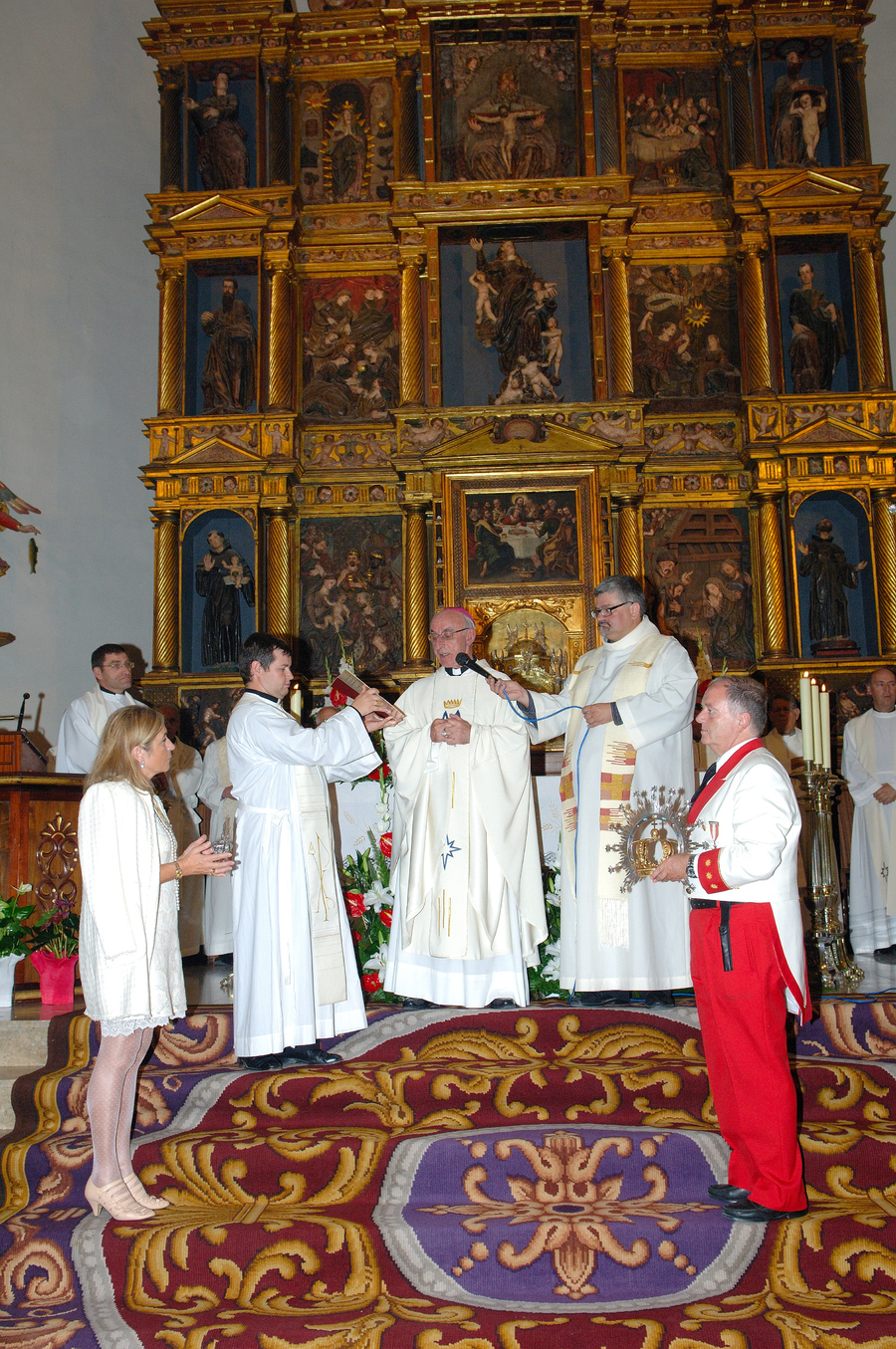 ../Bilder/2015/08/22/ElCarmenCoronacion1036/Fotos/Coronación_091.jpg