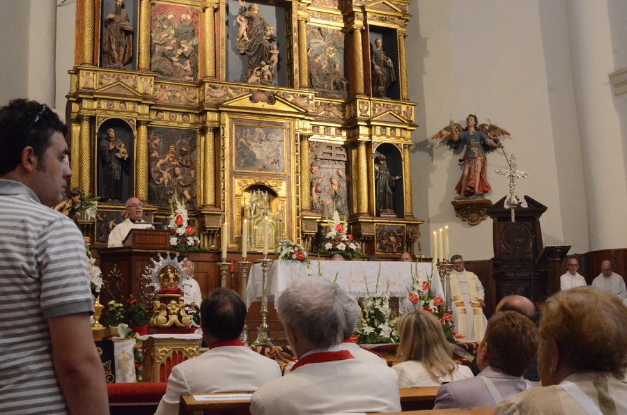 ../Bilder/2015/08/22/ElCarmenCoronacion1128/Fotos/LMS_4394.JPG
