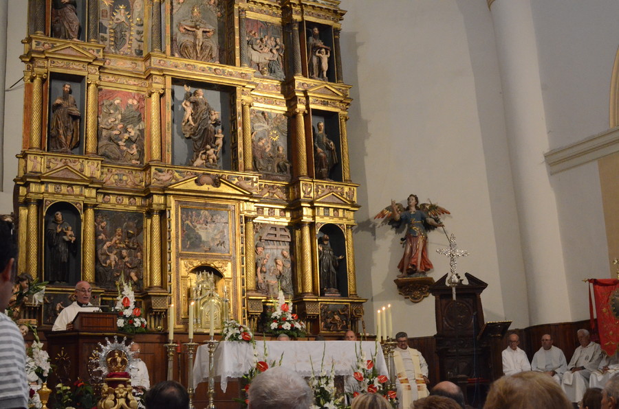 ../Bilder/2015/08/22/ElCarmenCoronacion1128/Fotos/LMS_4395.JPG
