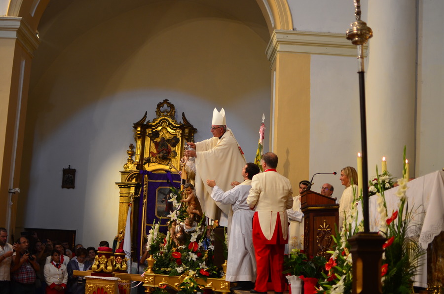 ../Bilder/2015/08/22/ElCarmenCoronacion1128/Fotos/LMS_4409.JPG