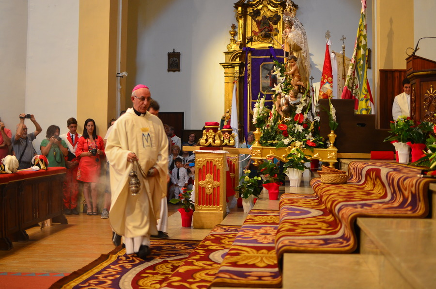 ../Bilder/2015/08/22/ElCarmenCoronacion1128/Fotos/LMS_4434.JPG