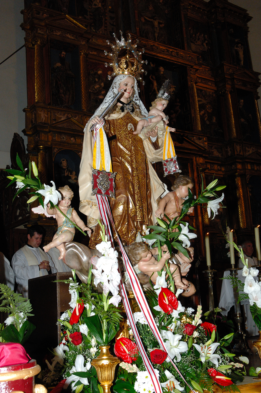 ../Bilder/2015/08/22/ElCarmenCoronacion1148/Fotos/Coronación_114.jpg
