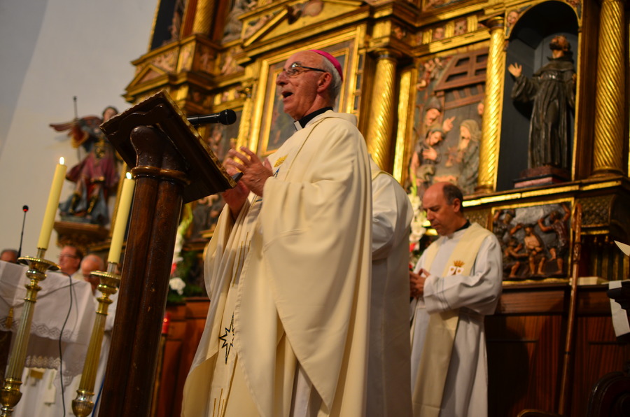 ../Bilder/2015/08/22/ElCarmenCoronacion1223/Fotos/LMS_4488.JPG